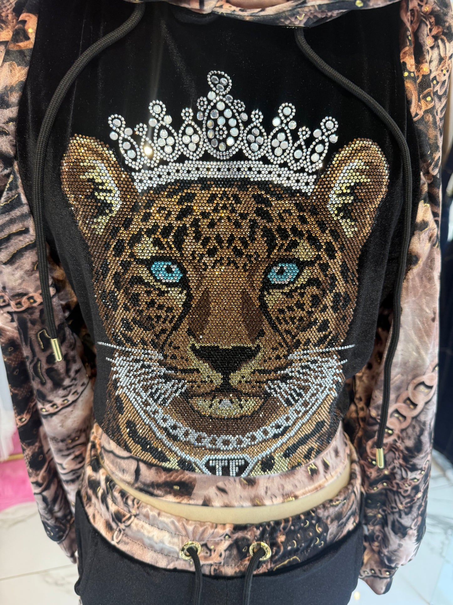 Conjunto Leon Tatu