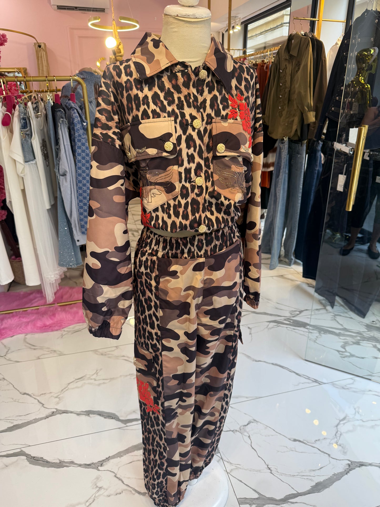Conjunto Guerra TATU