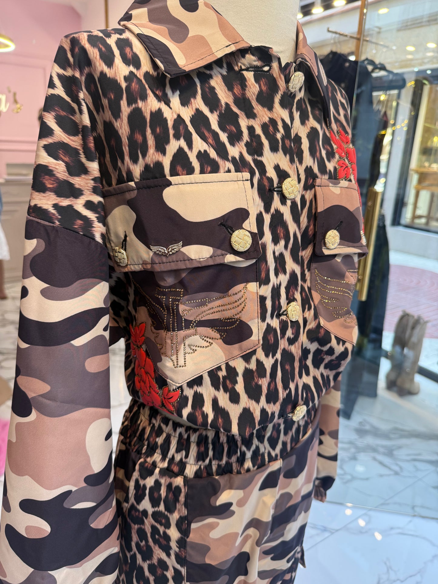 Conjunto Guerra TATU