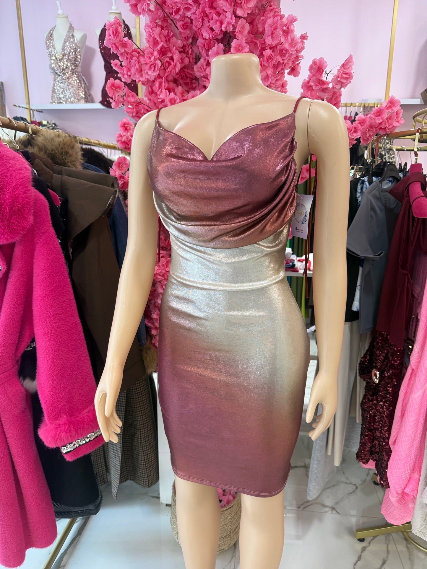 Vestido destello corto